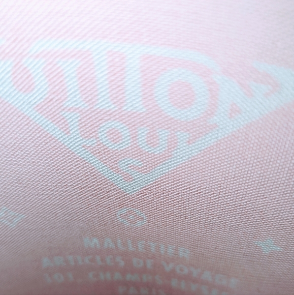 SOLD OUT🎉 Louis Vuitton OTG GM Pink/Yellow New in Box w/ QR Code and reciept - Picture 13 of 16